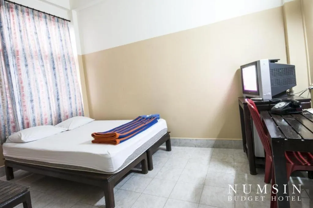Bed in Numsin Hotel