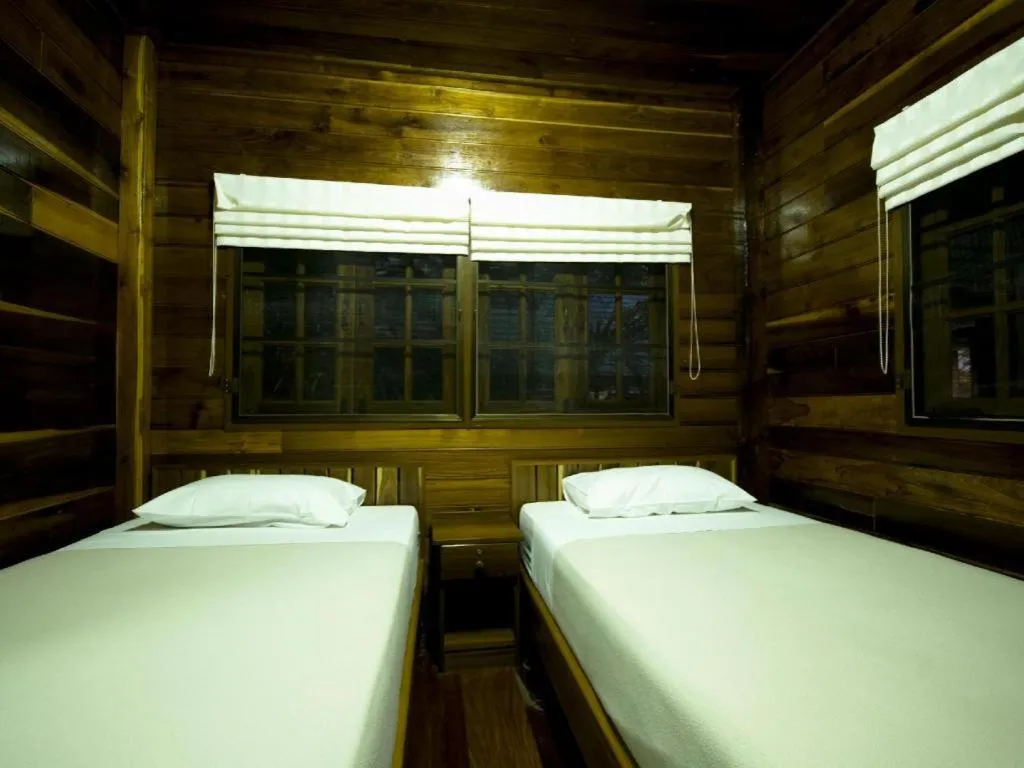 Bed in Little Home Beach