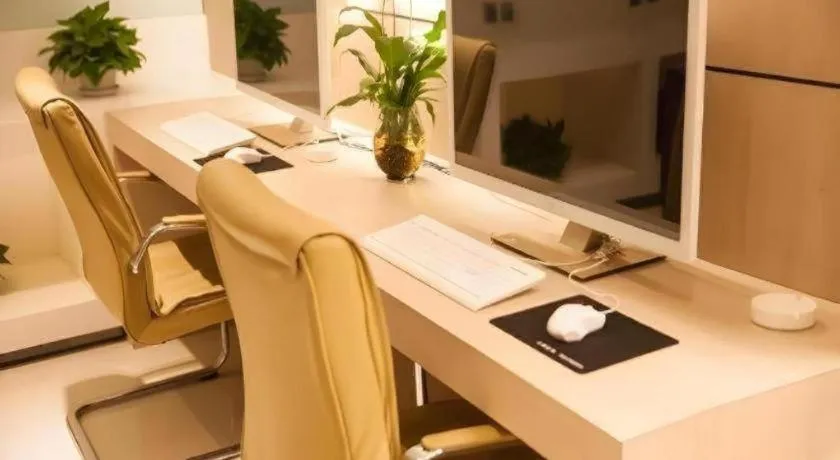 7 Days Premium Tongliao Train Station Branch