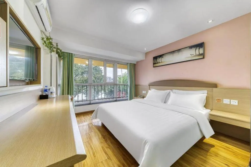 Bed in 7 Days Inn Ya'an Langqiao Pedestrian Street Center