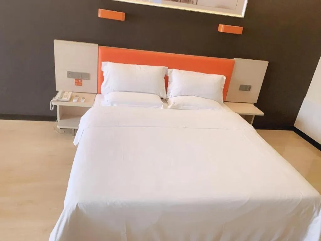 Bed in 7 Days Premium Jingjiang Fuhai New World Automobile Terminal Branch