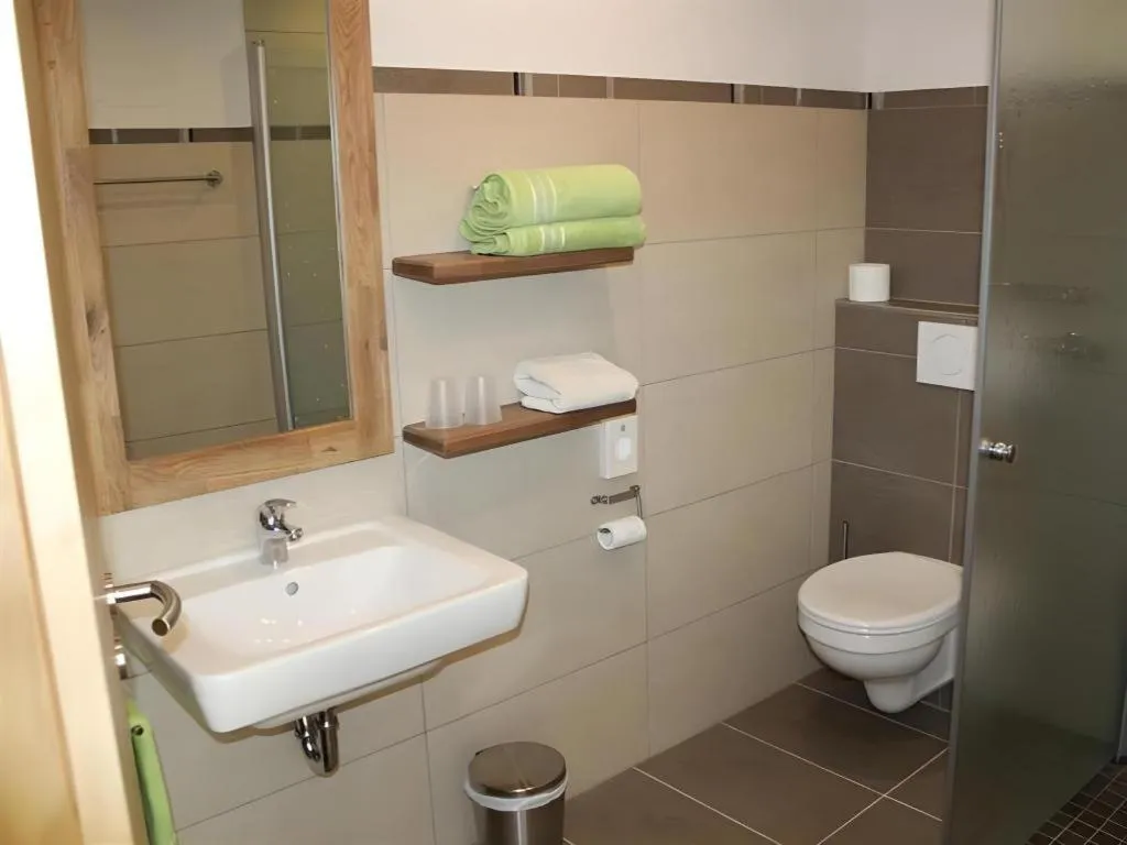 IU Hotel Zhengzhou Xinzheng Sias International University Branch