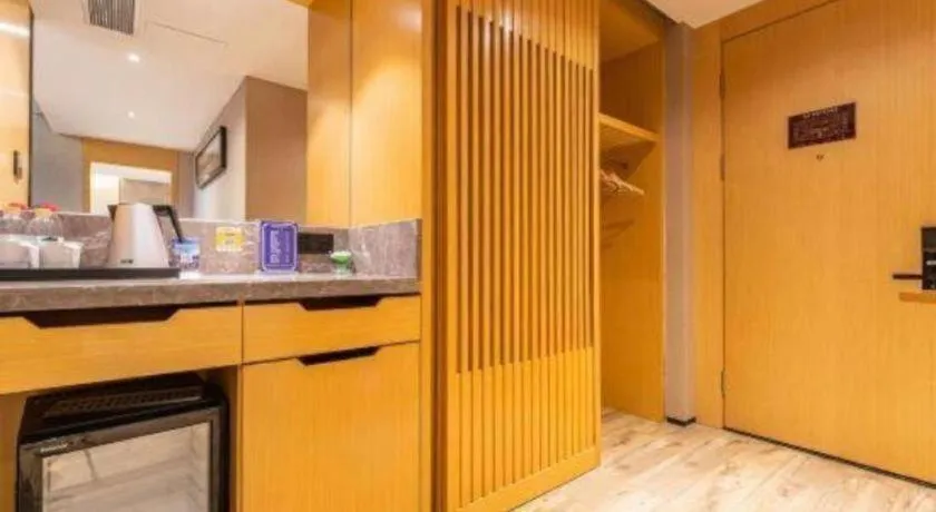 Qingdao Elegance Hotel