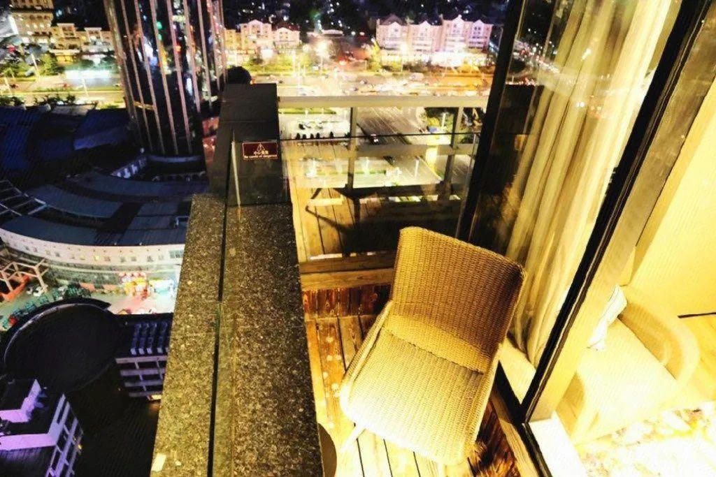 Qingdao Elegance Hotel