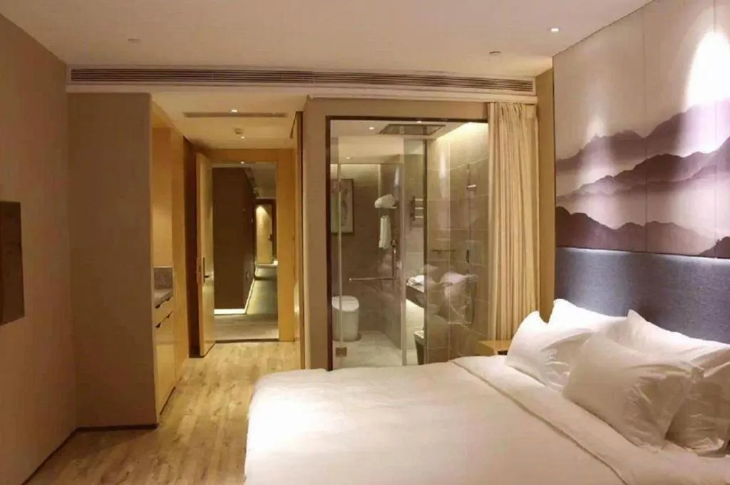 Bed in Qingdao Elegance Hotel