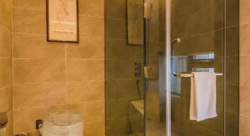 Qingdao Elegance Hotel