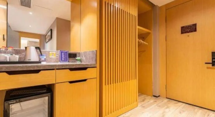 Qingdao Elegance Hotel