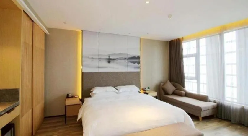 Bed in Qingdao Elegance Hotel