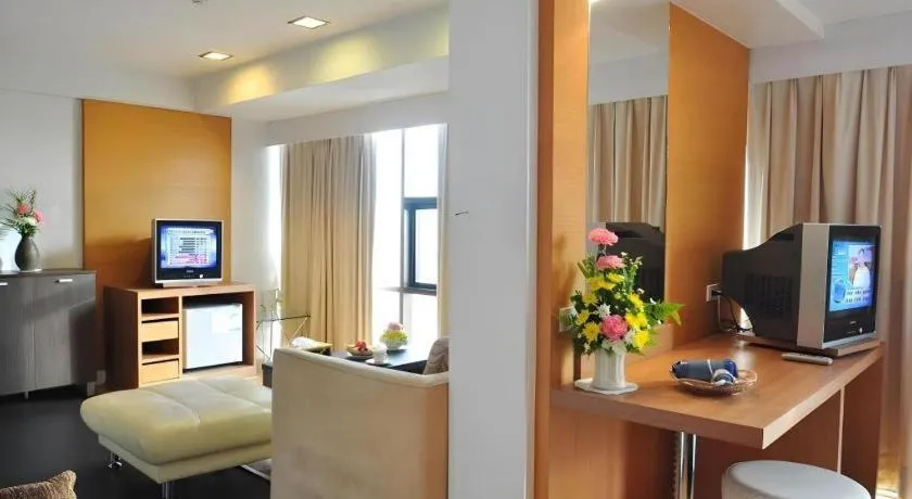 Mayflower Grande Hotel