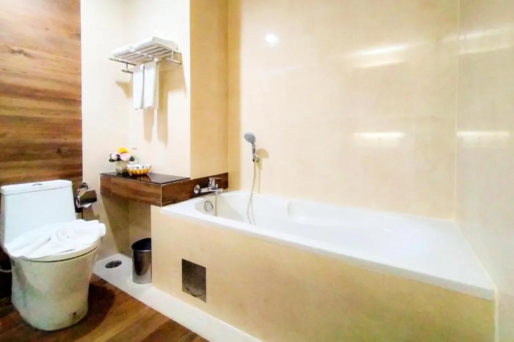 Mayflower Grande Hotel