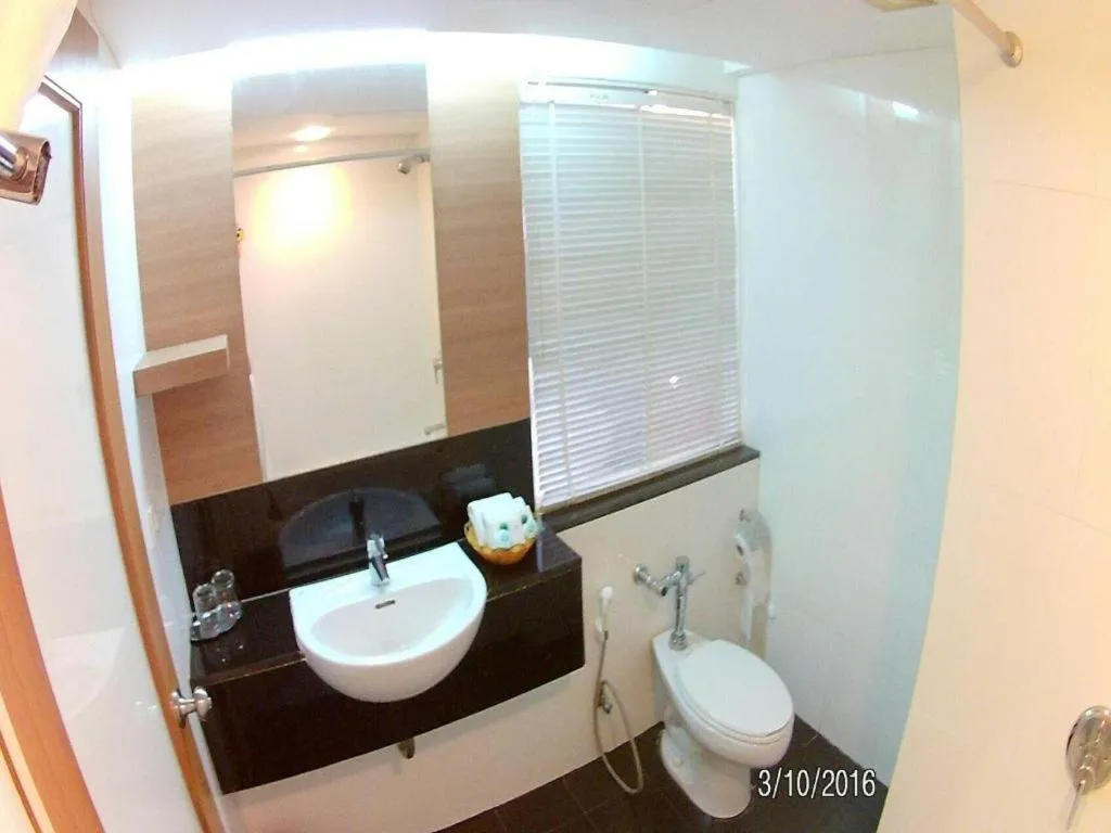 Mayflower Grande Hotel