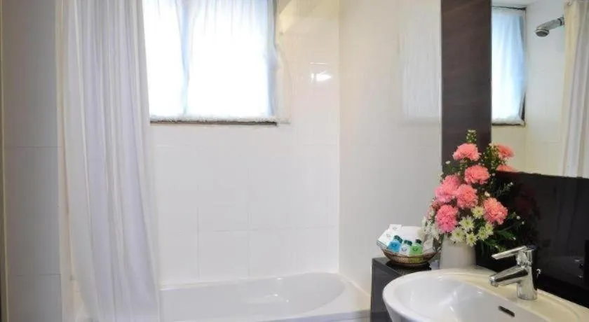 Mayflower Grande Hotel