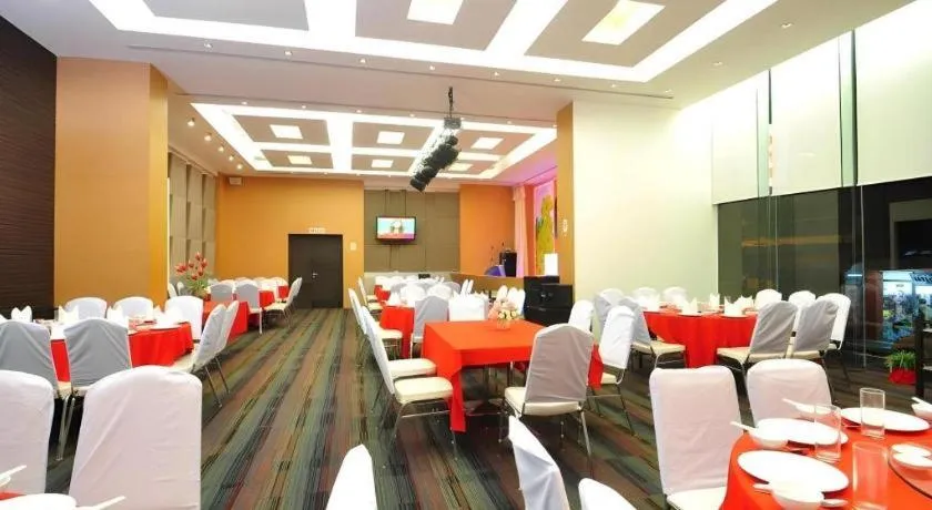 Mayflower Grande Hotel