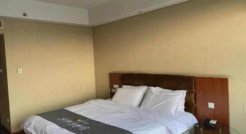 Bed in Qingdao TianRun JinWang Hotel