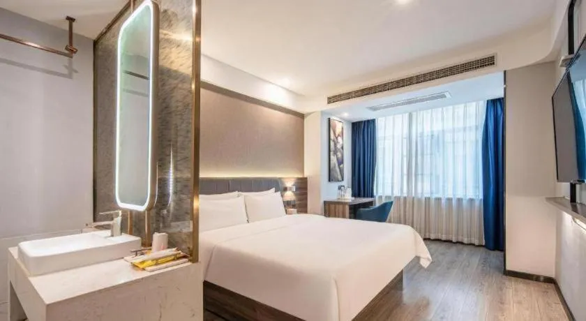 Bed in 7 Days Inn Yingshang Lanxing Building Materials Market