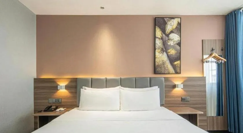 Bed in 7 Days Inn Yingshang Lanxing Building Materials Market