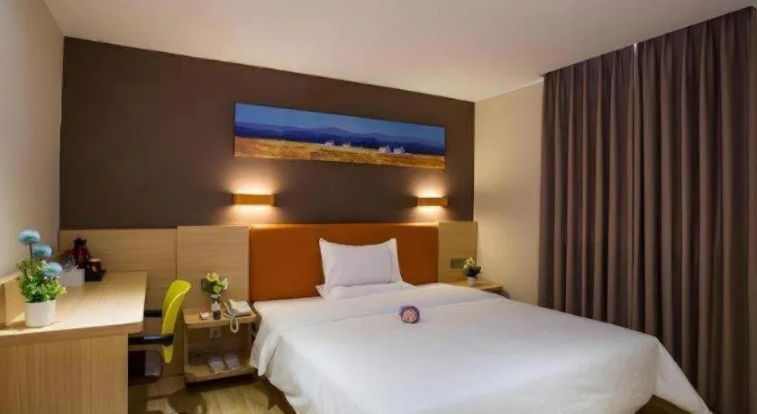 Bed in 7 Days Inn Yingshang Lanxing Building Materials Market