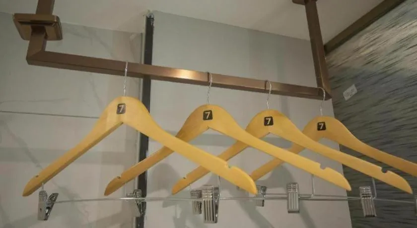 7 Days Inn Yingshang Lanxing Building Materials Market