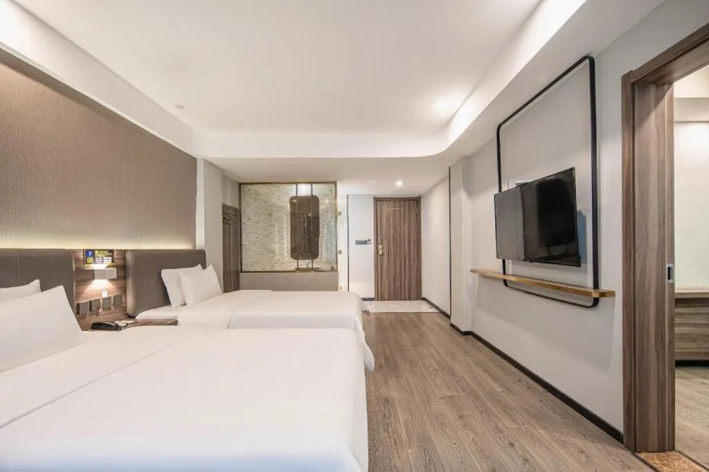 Bed in 7 Days Inn Yingshang Lanxing Building Materials Market