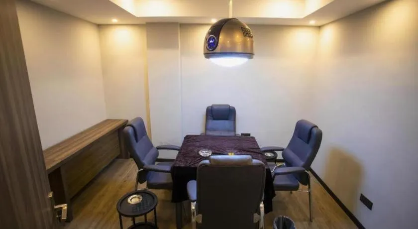 7 Days Inn Yingshang Lanxing Building Materials Market