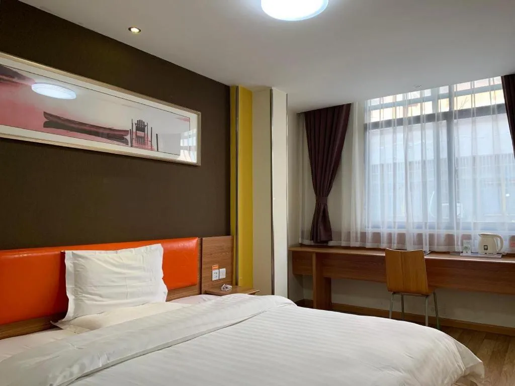 Bed in 7 Days Inn Yingshang Lanxing Building Materials Market