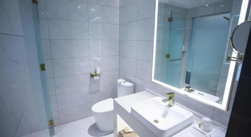 7 Days Inn Yingshang Lanxing Building Materials Market