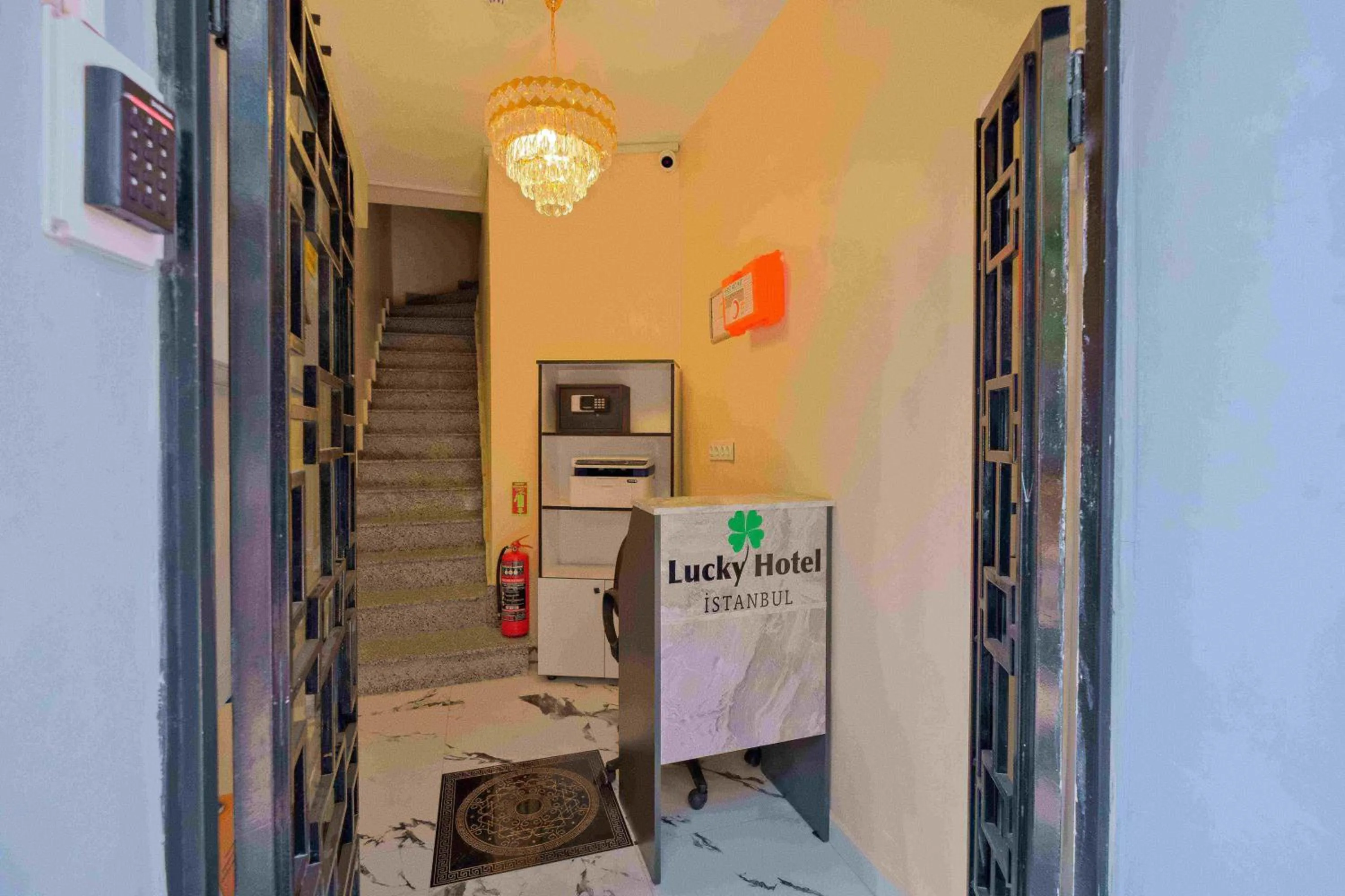 Lobby or reception in Lucky Hotel İstanbul