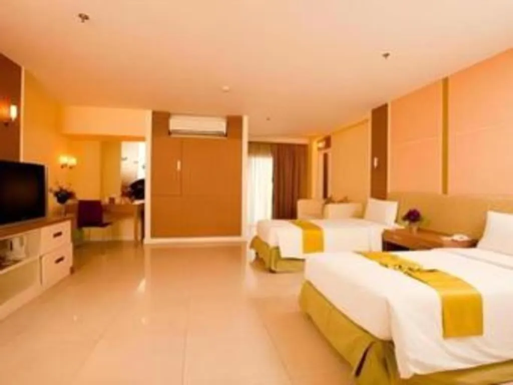 Bed in Clef Hotel Bangkok