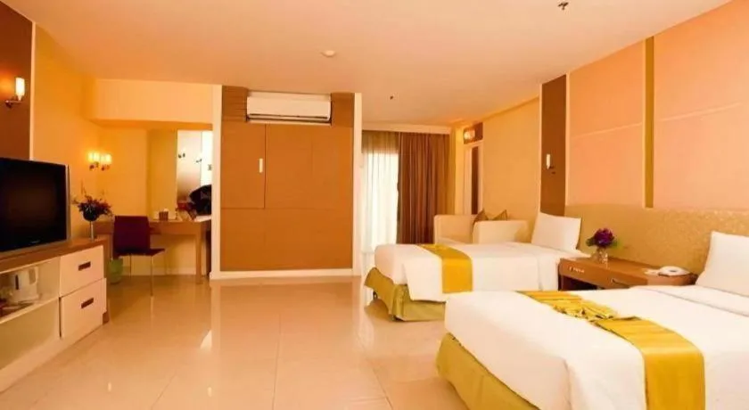 Bed in Clef Hotel Bangkok