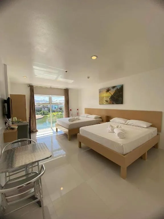 Bed in Jeffrey S Hotel