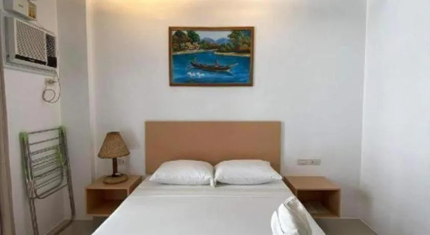 Bed in Jeffrey S Hotel