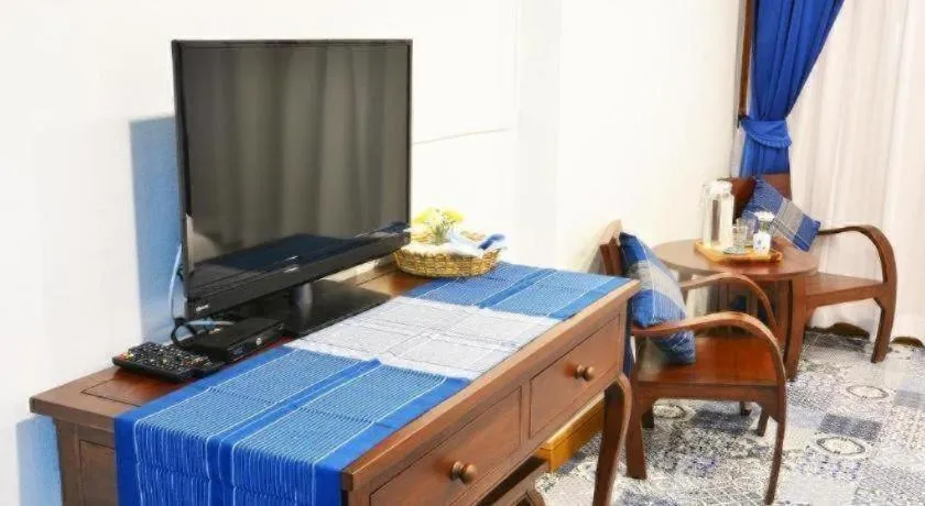 Bed in The Indigo House Phrae