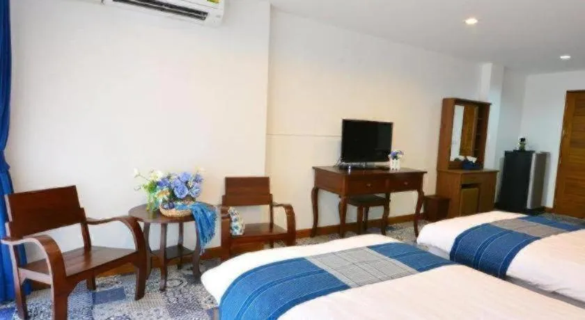 Bed in The Indigo House Phrae