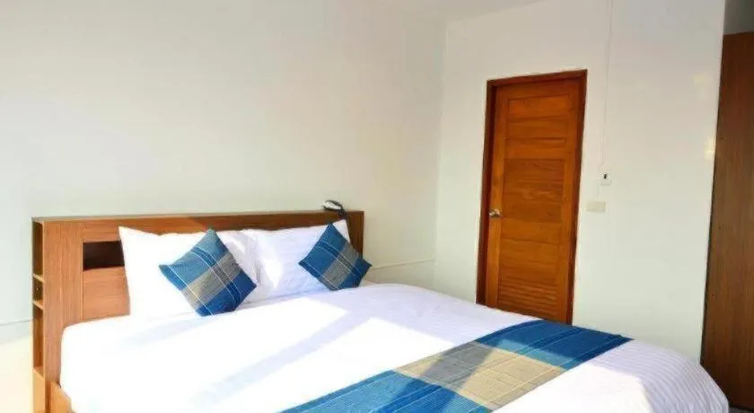 Bed in The Indigo House Phrae