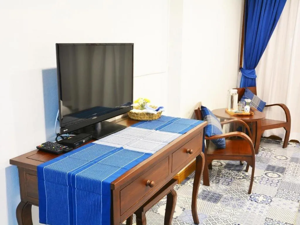 Bed in The Indigo House Phrae