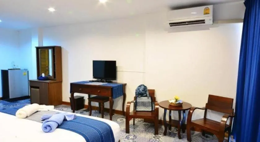 Bed in The Indigo House Phrae