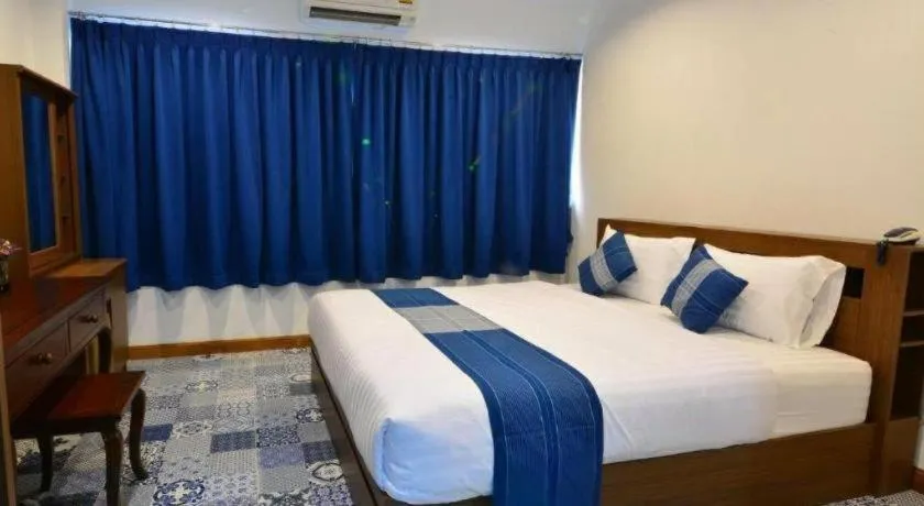 Bed in The Indigo House Phrae