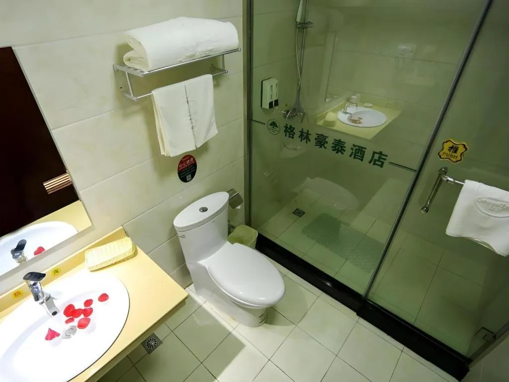 GreenTree Inn Shandong Yuncheng Ximen Street Songjiang Kung Fu School Business Hotel