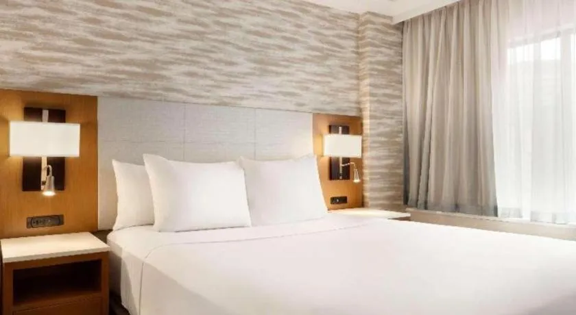 Bed in Hotel Baltimore Downtown-Inner Harbor