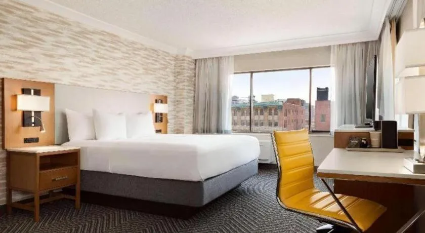 Bed in Hotel Baltimore Downtown-Inner Harbor