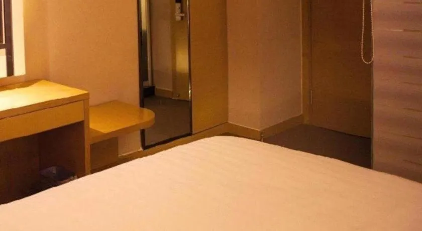 Bed in Lavande Hotel Yantai Train Station Branch