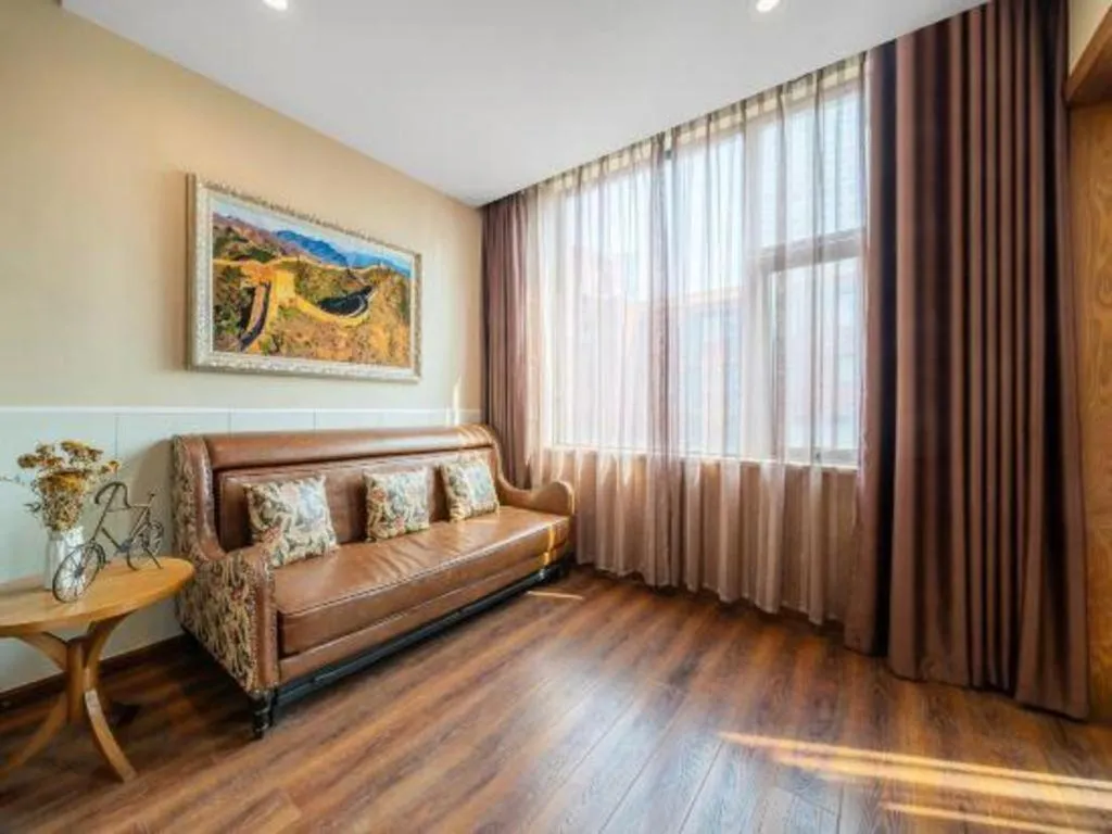 James Joyce Coffetel Wuxi Taihu Square Subway Station Branch