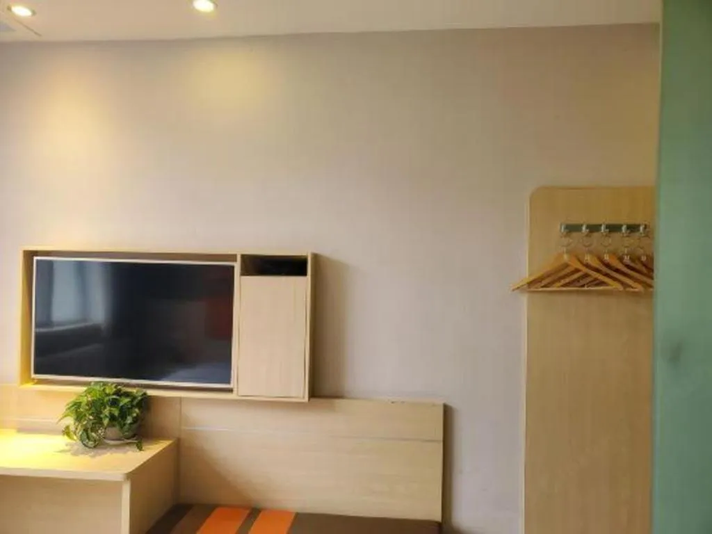 7 Days Premium Shihezi Youxie Plaza Jun Ken Museum