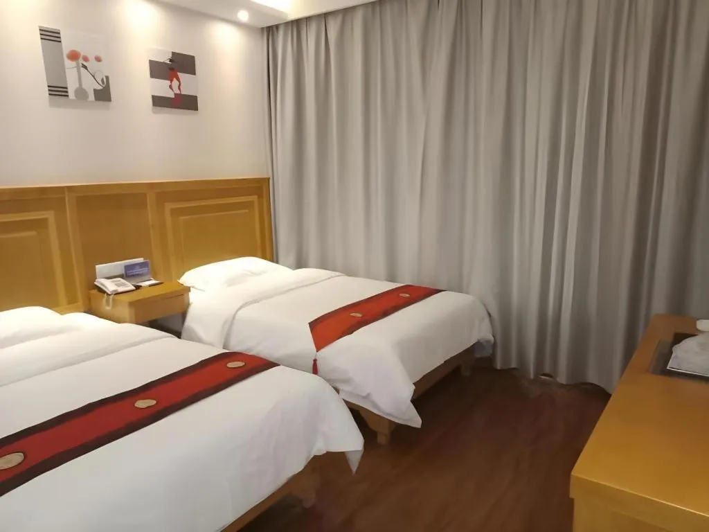 Bed in GreenTree Inn Yangshuo West Street Express Hotel