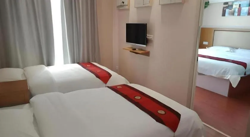 Bed in GreenTree Inn Yangshuo West Street Express Hotel