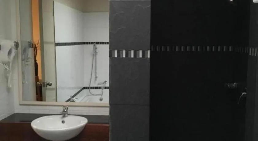 Victoria Palms Hotel