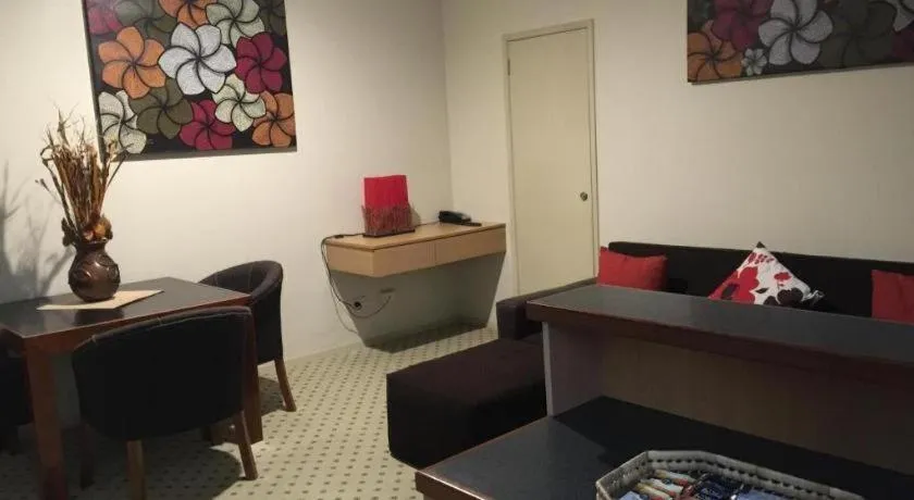 Victoria Palms Hotel