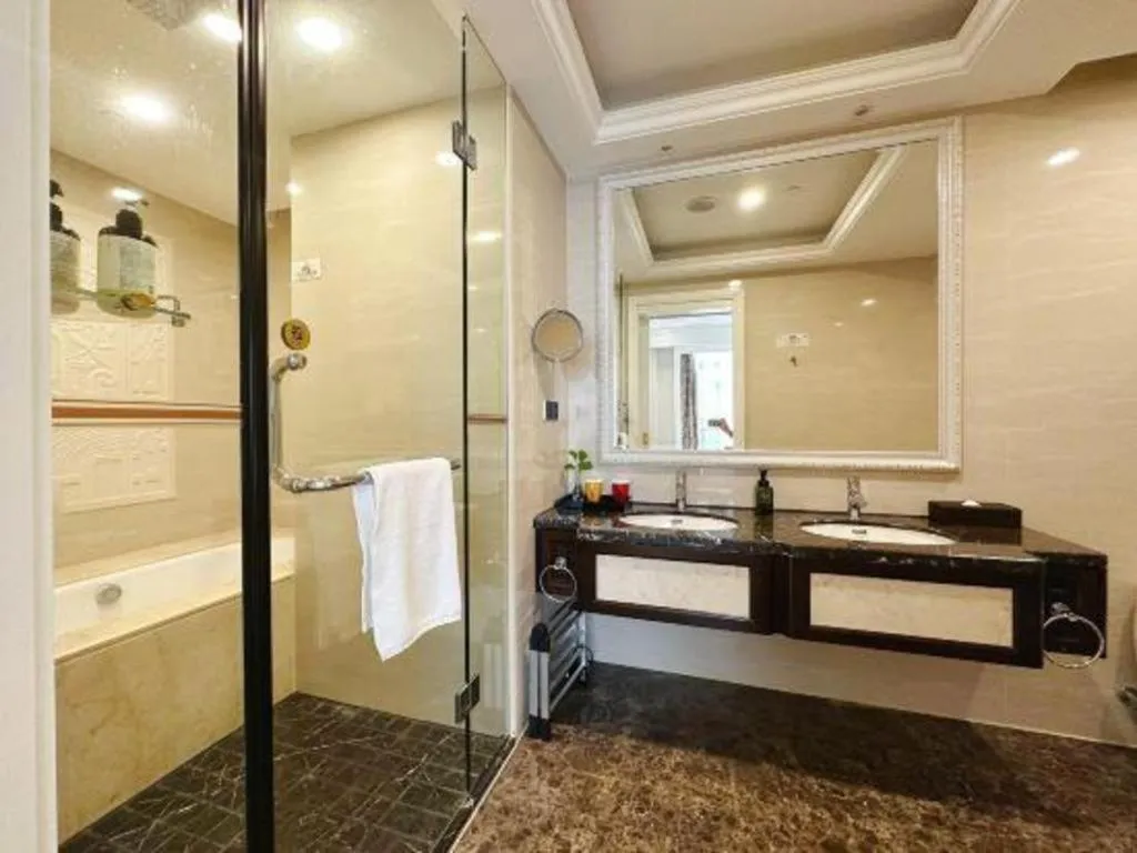 Tongxiang Inspirock Hotel