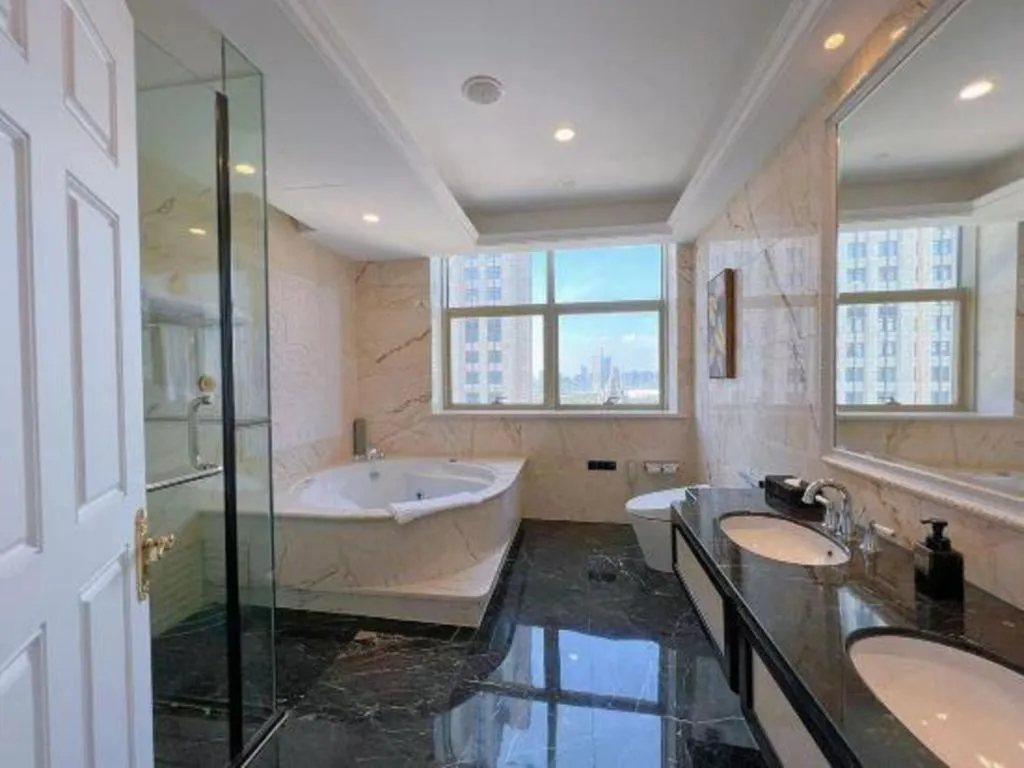 Tongxiang Inspirock Hotel