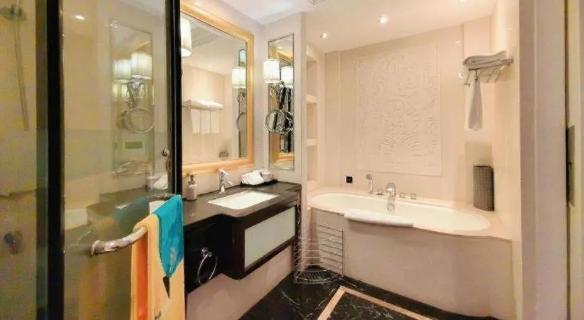 Tongxiang Inspirock Hotel